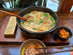 -银米·云南传统过桥米线(双廊黑金冠店)