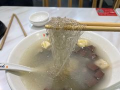 鸭血粉丝汤-百年尹氏汤包(湖南路狮子桥店)