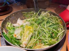 黑猪灼泉水时蔬-吃饭皇帝大(解放西路店)