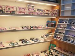 -亿视康青少儿眼镜(五官科店)
