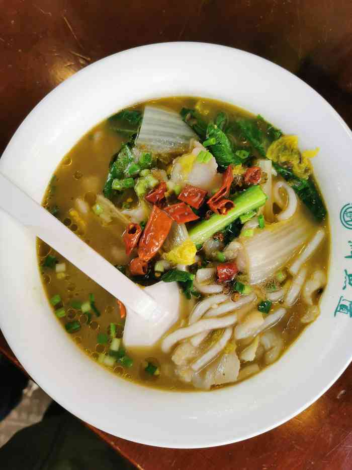 庙王街美食文化广场-"看着像是经营着一些风味小吃,不过里面确实.