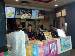 -麦当劳(展览路店)