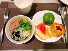 -海口绿发希尔顿酒店-田园汇自助餐·三文鱼·海鲜