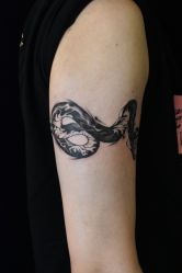 -越域刺青
