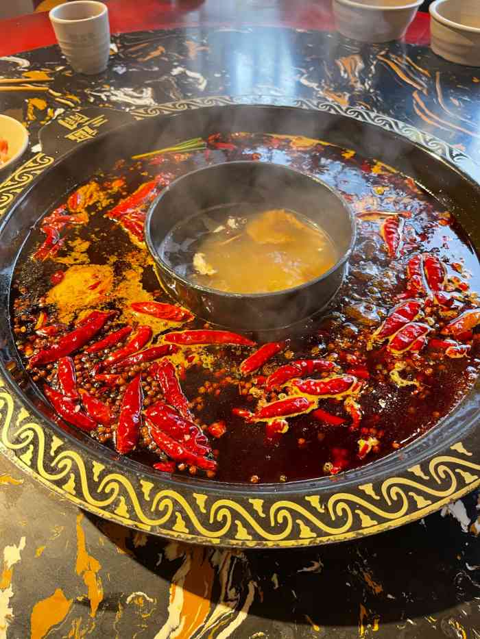 过三关老火锅汽博店-"本来是说起去吃马路边边 谁知道走到门口关.