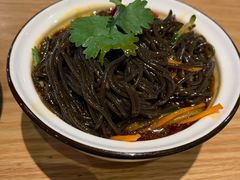 酸辣蕨根粉-鸣记脆皮烤鱼(铁西店)
