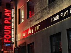 -FOUR PLAY BAR