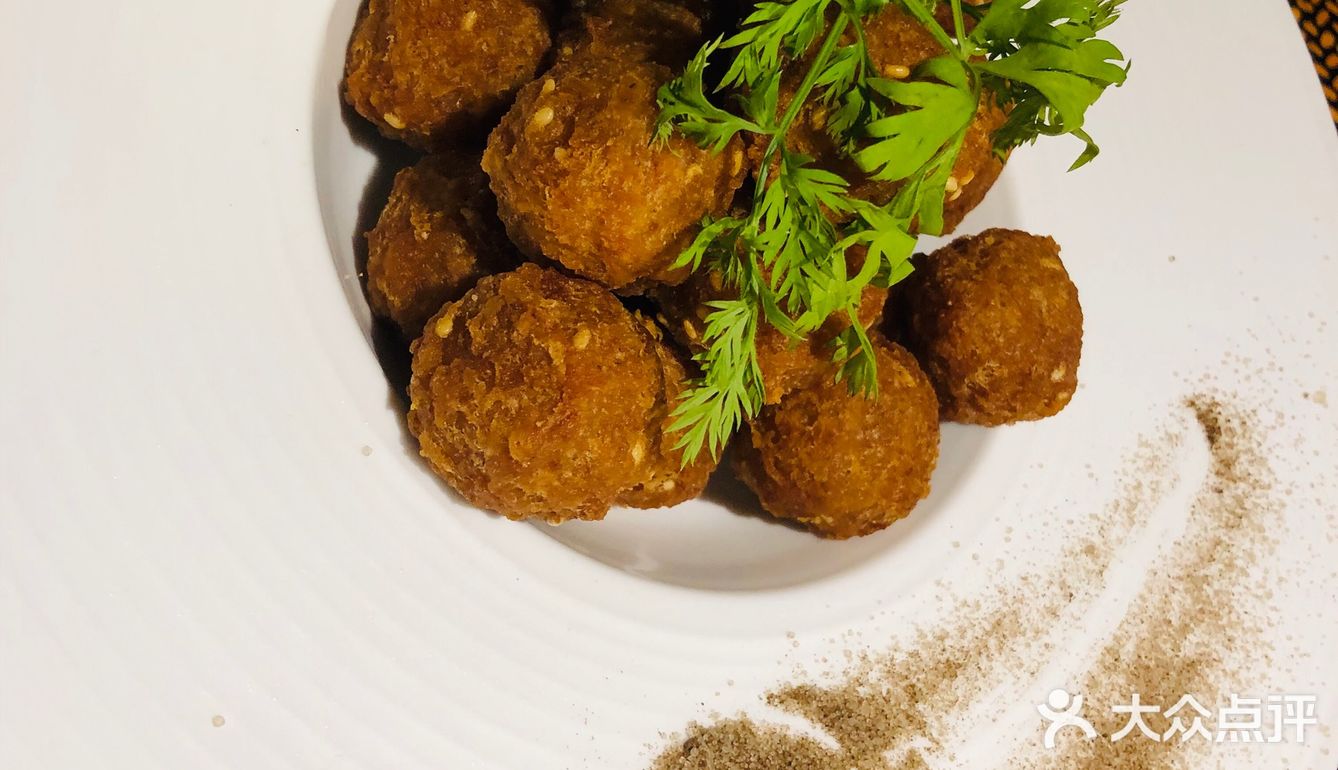 至少很符合我个人口味。装修也还不错