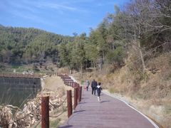 -梅岭月亮湾山体公园
