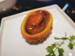 原只鲍鱼鸡粒酥-北京四季酒店·采逸轩