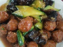 焦溜丸子-北京龙庆四季香农家饭庄·灶台鱼·碳烤虹鳟鱼(龙庆峡店)