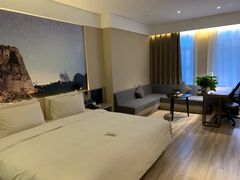 -榆林榆阳西路火车站亚朵酒店