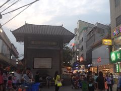 iphone_upload_pic-龙洞步行街