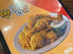 -BHC炸鸡(明洞总店)