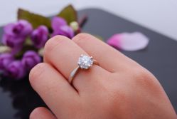 -威德钻石-克拉钻大本营(南京东路店)