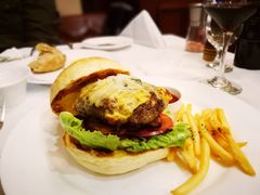 经典美式牛肉汉堡-摩根扒房(桐梓林店)