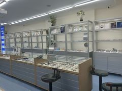 -无奔眼镜·蔡司·依视路授权店(马家堡店)