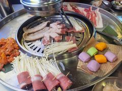 -哈哈碳都·牛肋条无限自助烤肉(台江万达店)