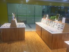 -MiRi眼镜连锁·蔡司·尼康控优点合作店(莘庄店)