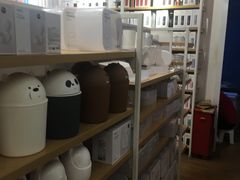 -名创优品(北京新中关购物中心地铁层店)