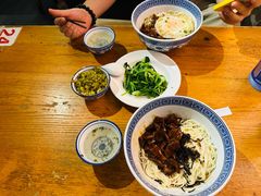 -沪西老弄堂面馆(定西路店)