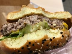 安格斯厚牛培根堡-麦当劳(沙河店)