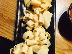 -三人行骨头王火锅(长寿店)