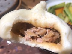 猪肉鲜虾灌汤包-草包包子铺(宽厚里店)