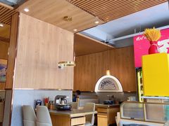 大堂-围炉肉舍•炭烤活鳗•丹东海鲜烤肉(步行街店)