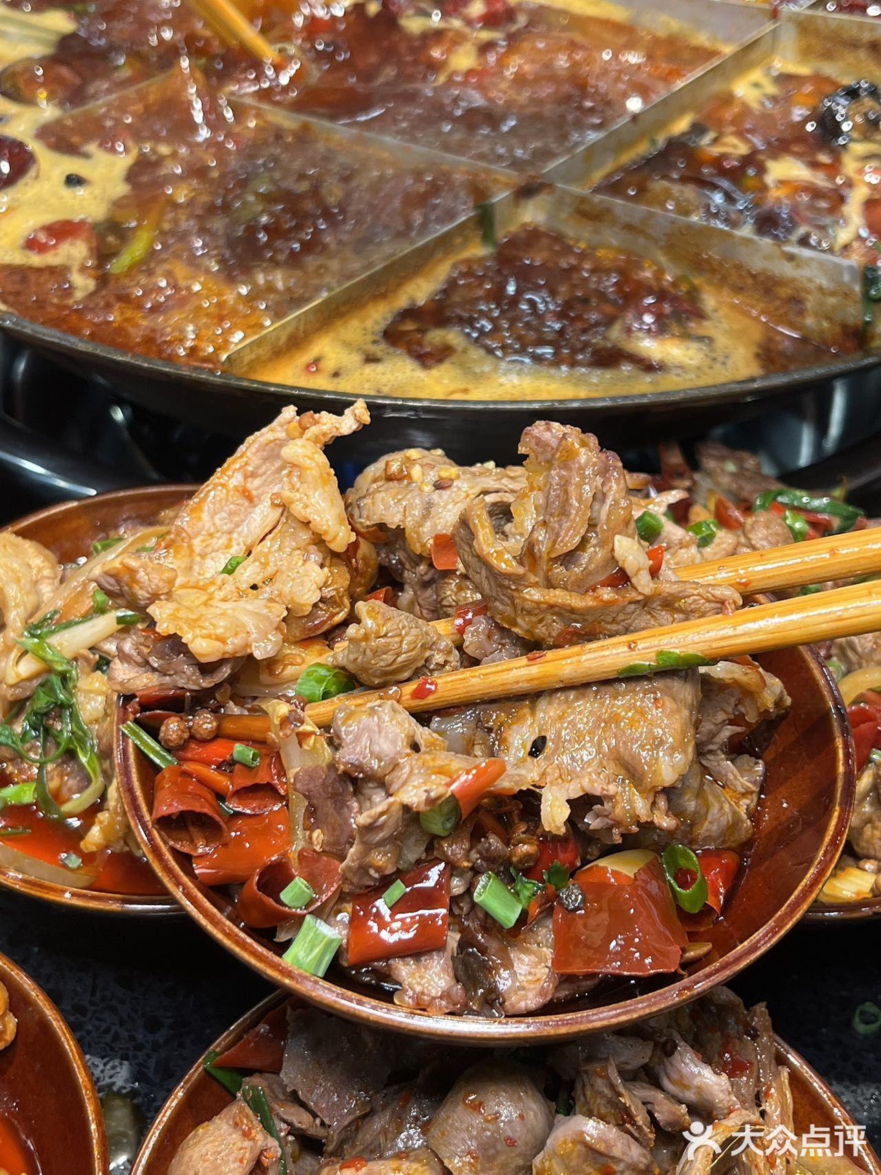 夏天来时代天街一定要冲这家火锅！鲜拌牛肉+冰镇水果捞