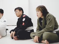 -菠萝格斗巴西柔术训练馆