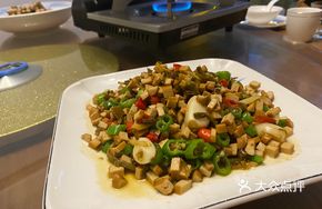 Pickled Mustard Greens Stir-Fried Tofu Cubes