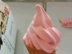 麦当劳甜品站草莓牛奶华夫筒-麦当劳(苏州中心星悦汇店)