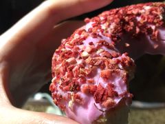 草莓甜甜圈-BOKE博稞烘焙(天佑城店)