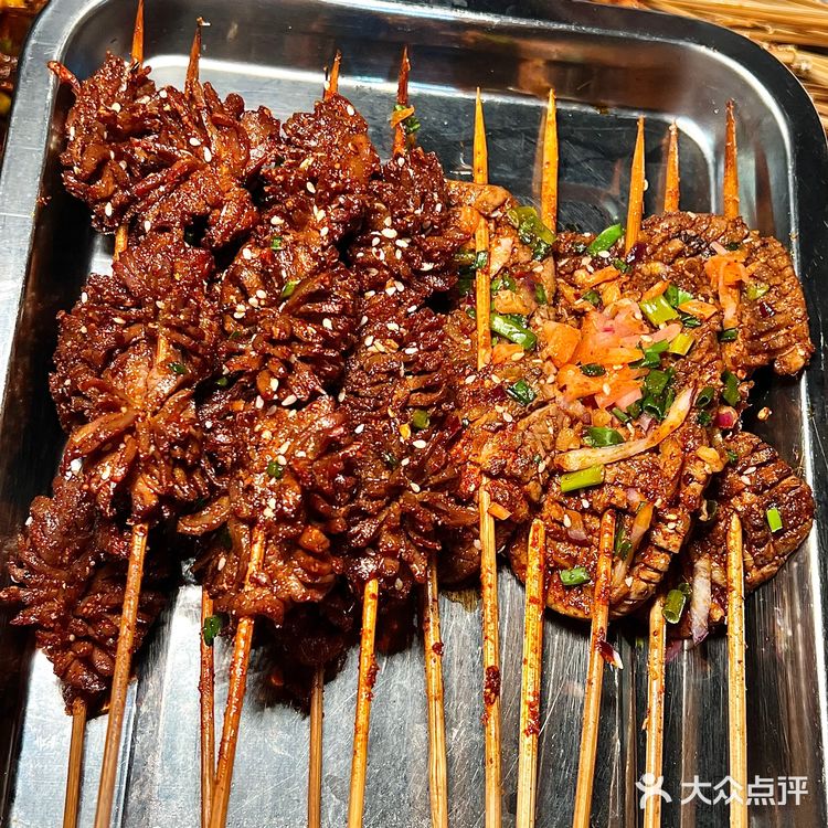 想把这家摊摊烧烤安利给全重庆 烤郡花巨好吃‼️