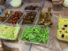-蓝精灵饺子店