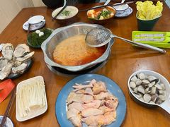-老何家后安粉·糟粕醋海鲜火锅(三亚湾椰梦长廊店)