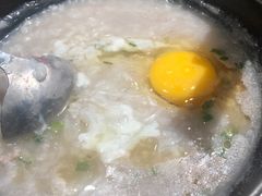 -何妹湿辣牛肉·粤式烧烤砂煲(桂雅路店)
