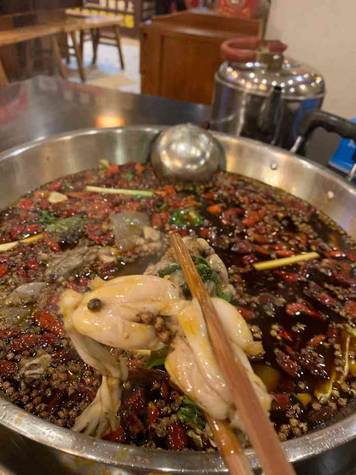 重庆369蛙蛙三和鱼-"[薄荷]环境:战友家楼下,他转业转到成.