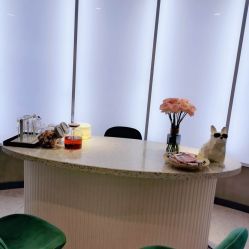 -PE SALON
