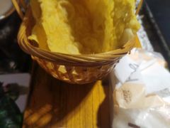 -老牌坊云南鱼豆花火锅(哈西万达店)