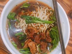 红烧牛肉面-苏渝轩锅盖面(润州万达广场店)