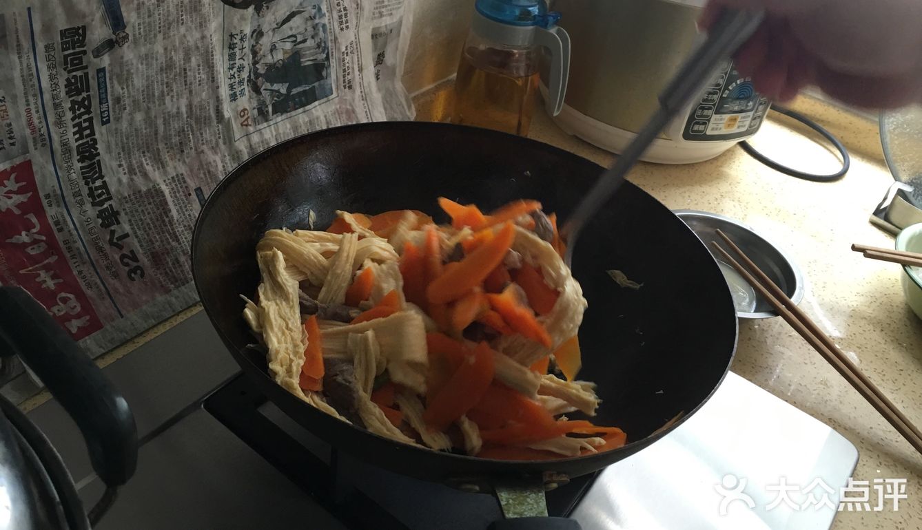 大杂烩丰富色彩的炒罗汉肉