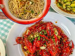 -捌贰虾蟹·江湖菜馆(江汉路店)