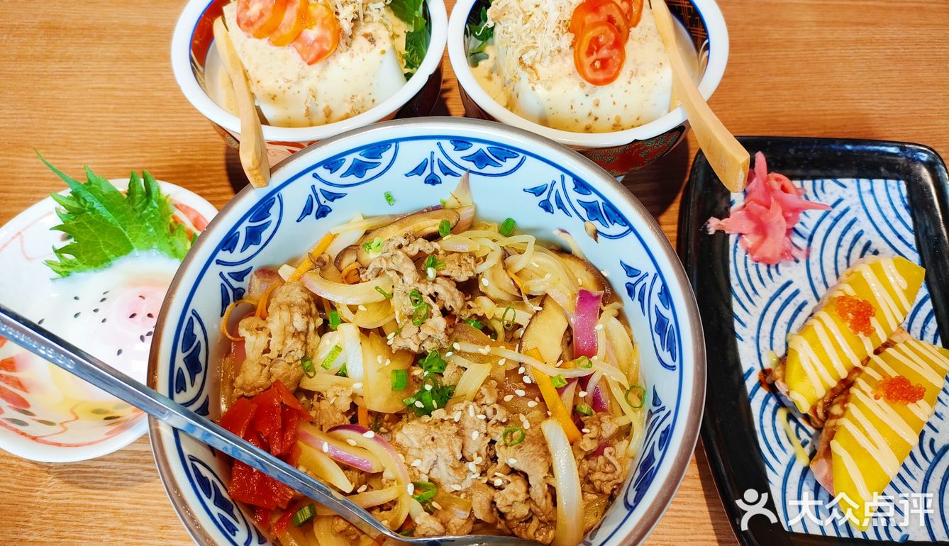 点了两份单人套餐，又单独点了一份年糕一份虾球