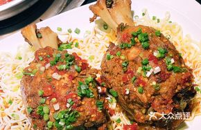 Chopped Chili Sauce Trotters