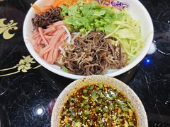 -醉美云南·云南菜主题餐厅(昆明站北京路双龙商场店)
