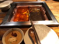 -老牌坊云南鱼豆花火锅(爱建店)