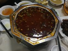 -闫家驴肉老店(华电一校店)