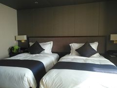 -青岛天瑞星空酒店